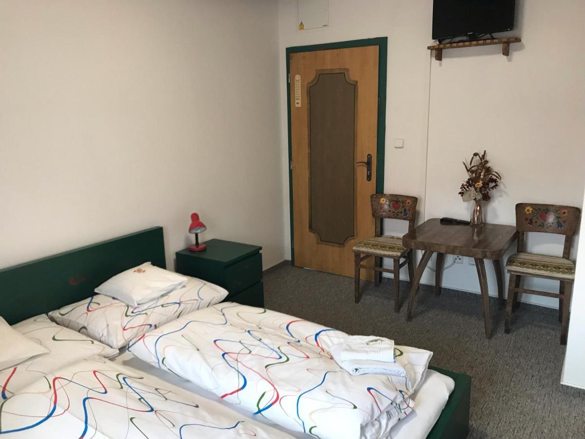 Bendovsky Dvur Bed & Breakfast Dusniky Eksteriør bilde